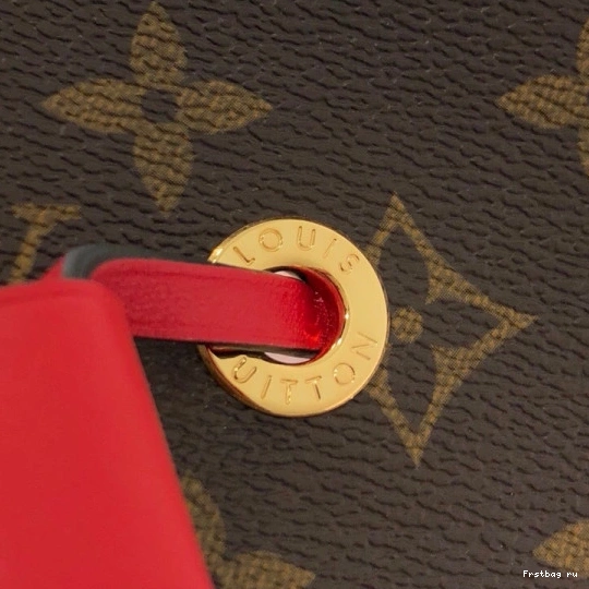First bag ru VUITTON NÉONOÉ LOUIS 0809